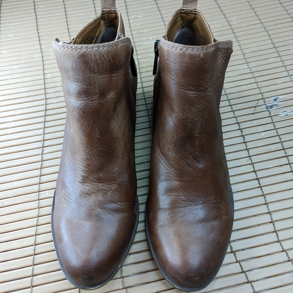 Lucky Brand women's sz 7M double zip brown leather ankle boots. 282pm